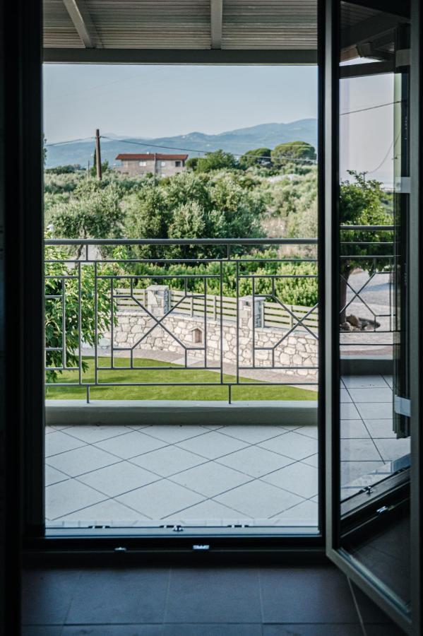 Terra Helios Suites & Studios Кипарисия Екстериор снимка