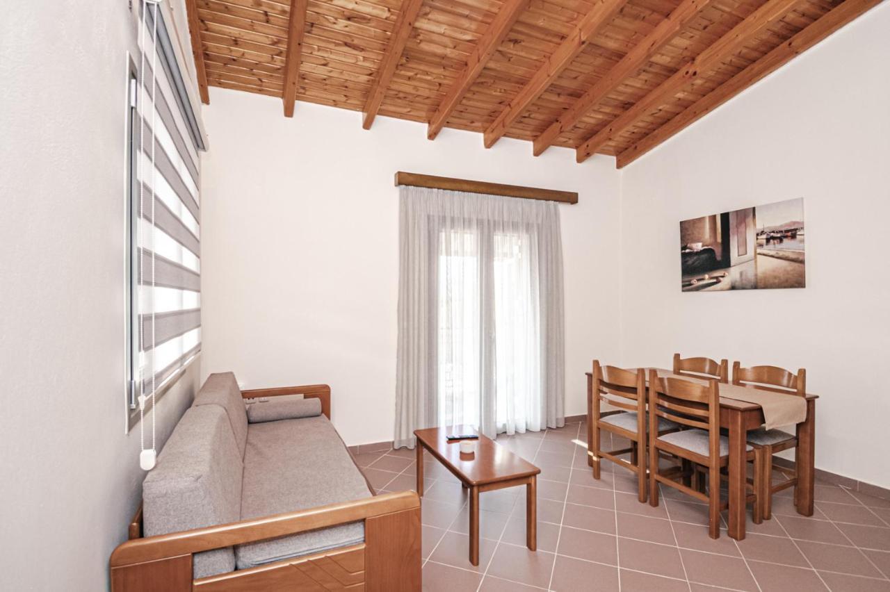 Terra Helios Suites & Studios Кипарисия Екстериор снимка