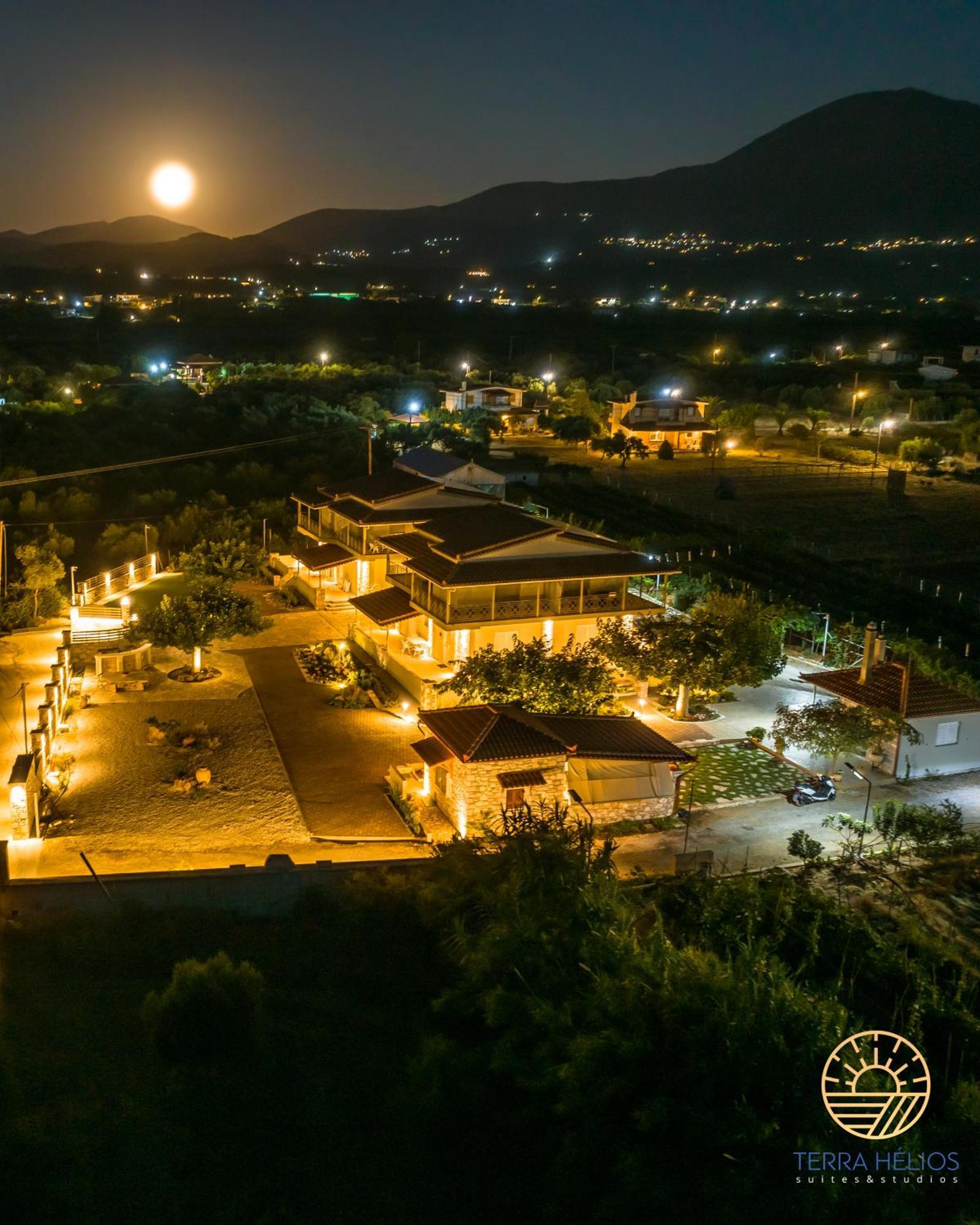 Terra Helios Suites & Studios Кипарисия Екстериор снимка