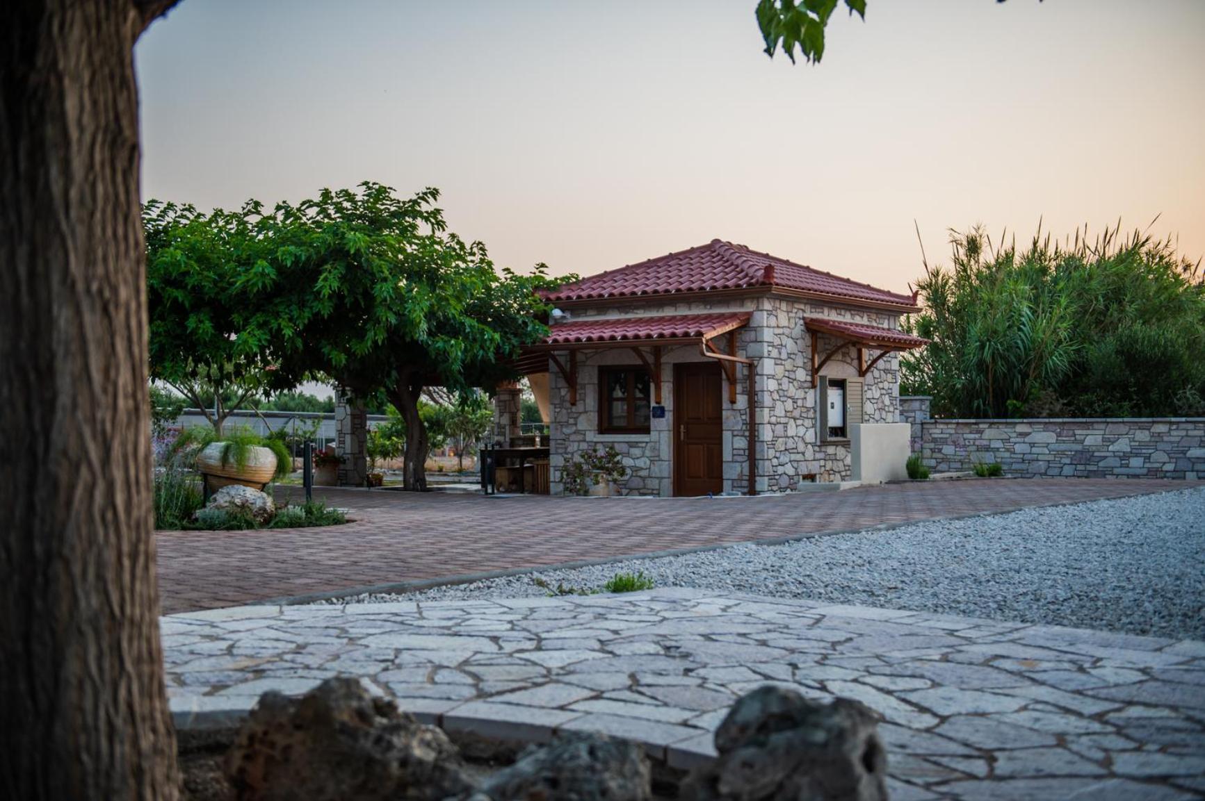 Terra Helios Suites & Studios Кипарисия Екстериор снимка