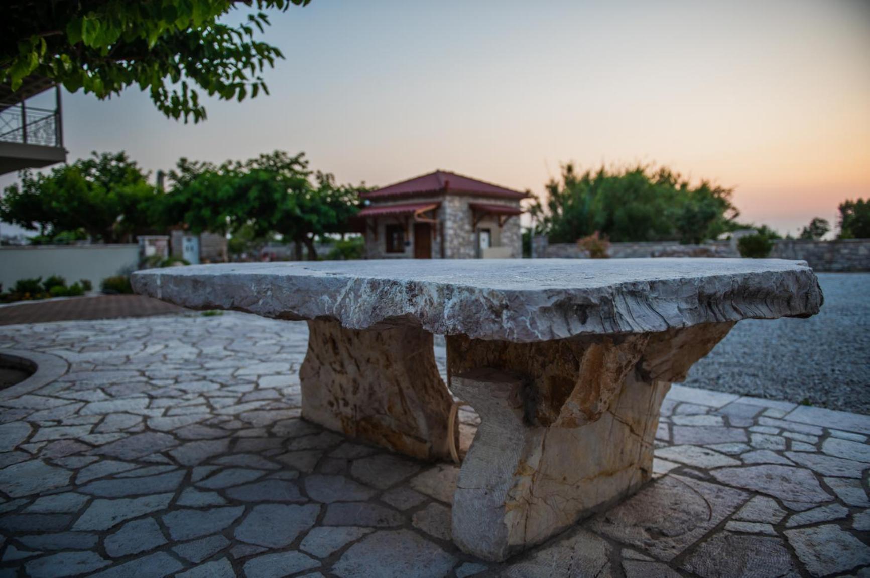 Terra Helios Suites & Studios Кипарисия Екстериор снимка