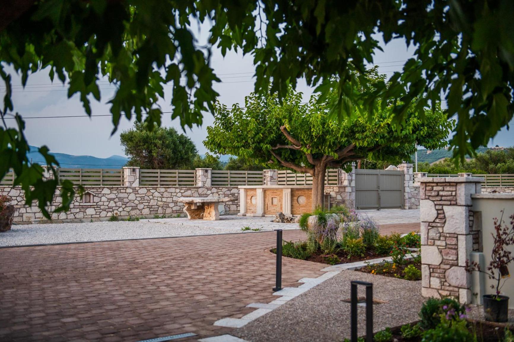 Terra Helios Suites & Studios Кипарисия Екстериор снимка