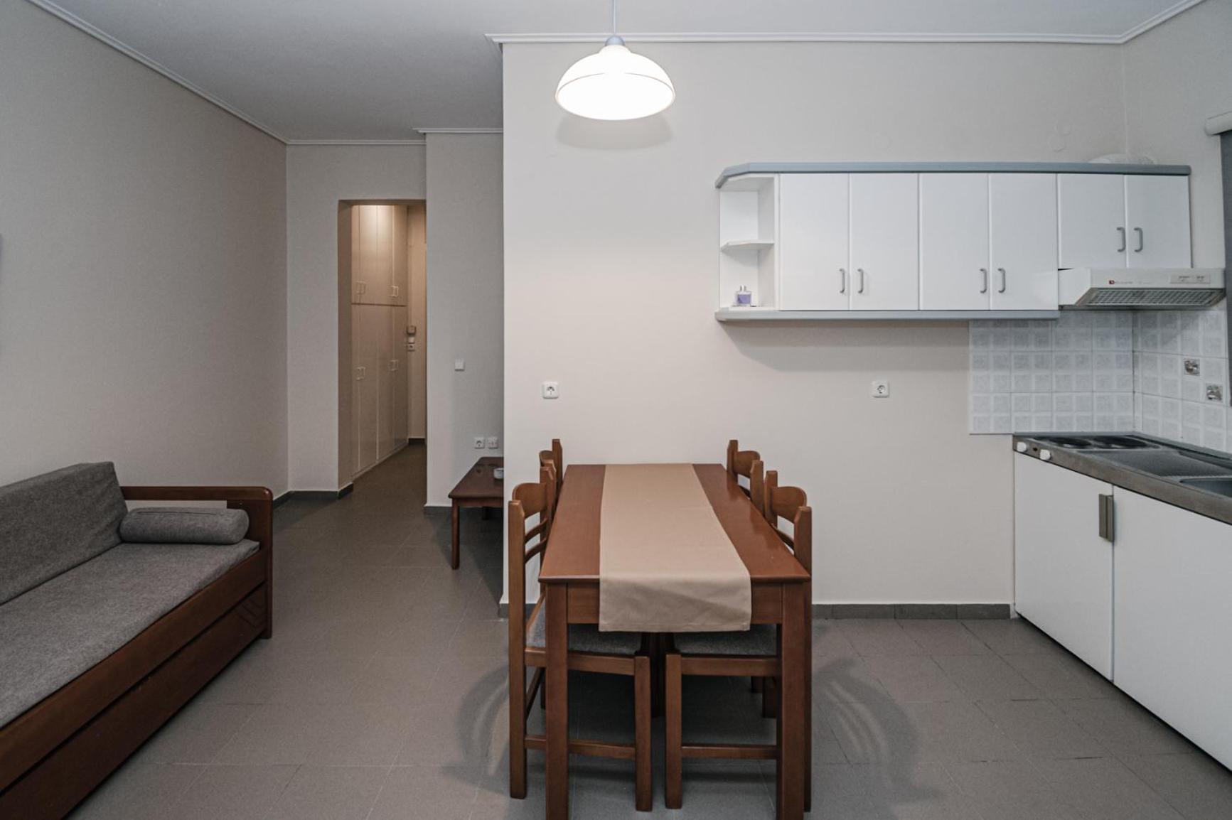 Terra Helios Suites & Studios Кипарисия Стая снимка