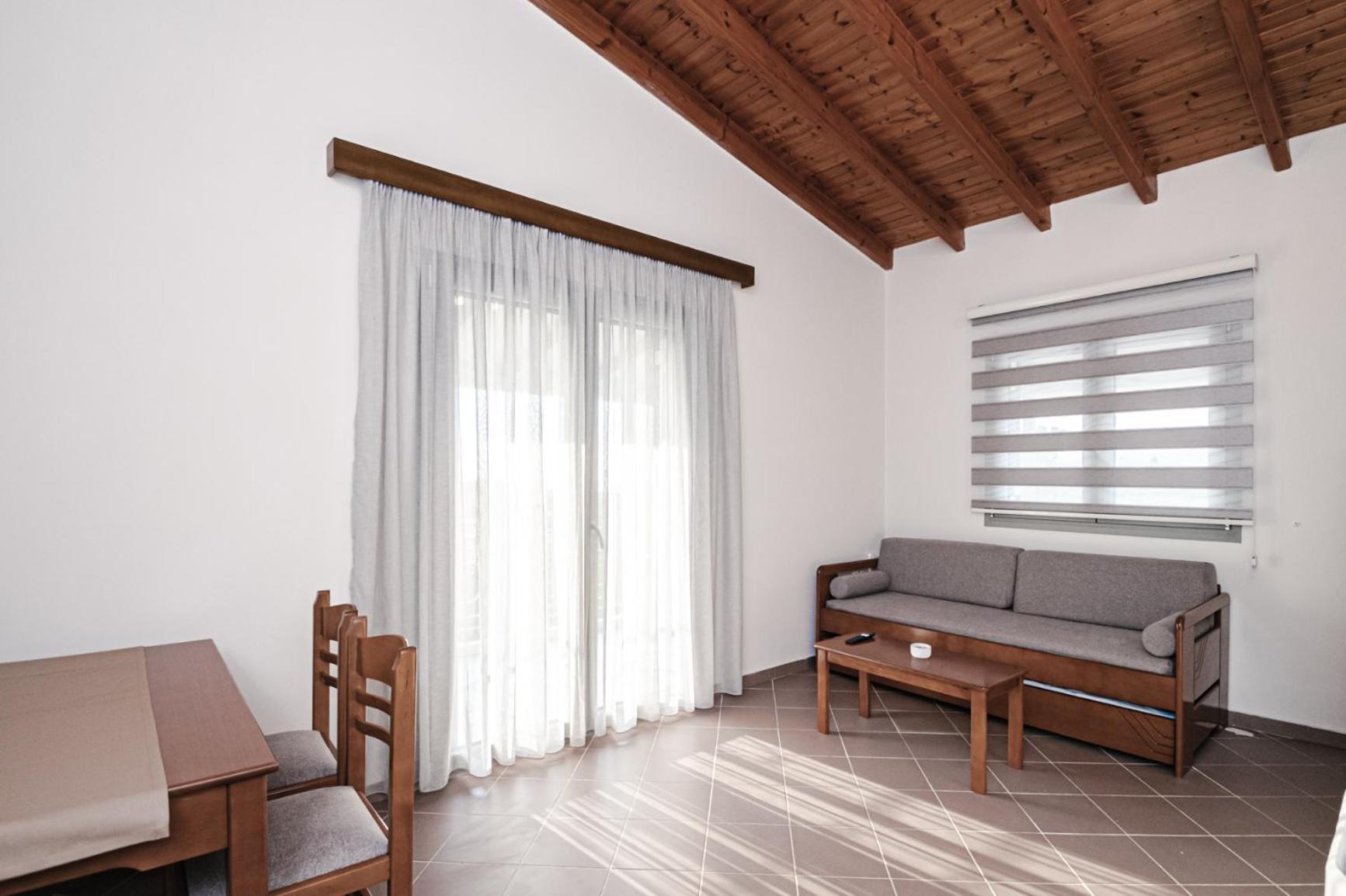 Terra Helios Suites & Studios Кипарисия Стая снимка
