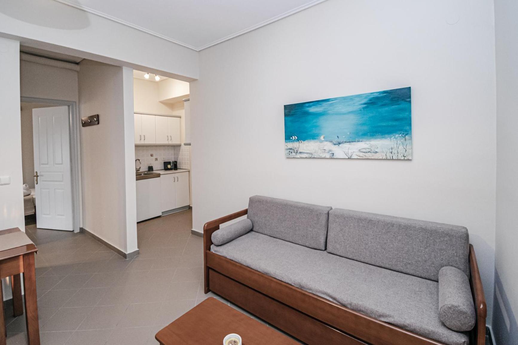 Terra Helios Suites & Studios Кипарисия Стая снимка