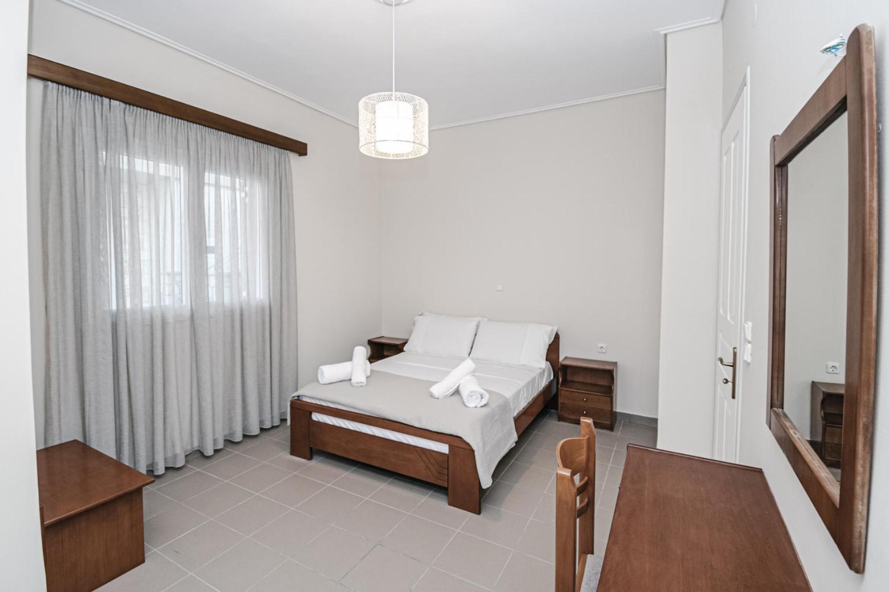 Terra Helios Suites & Studios Кипарисия Стая снимка