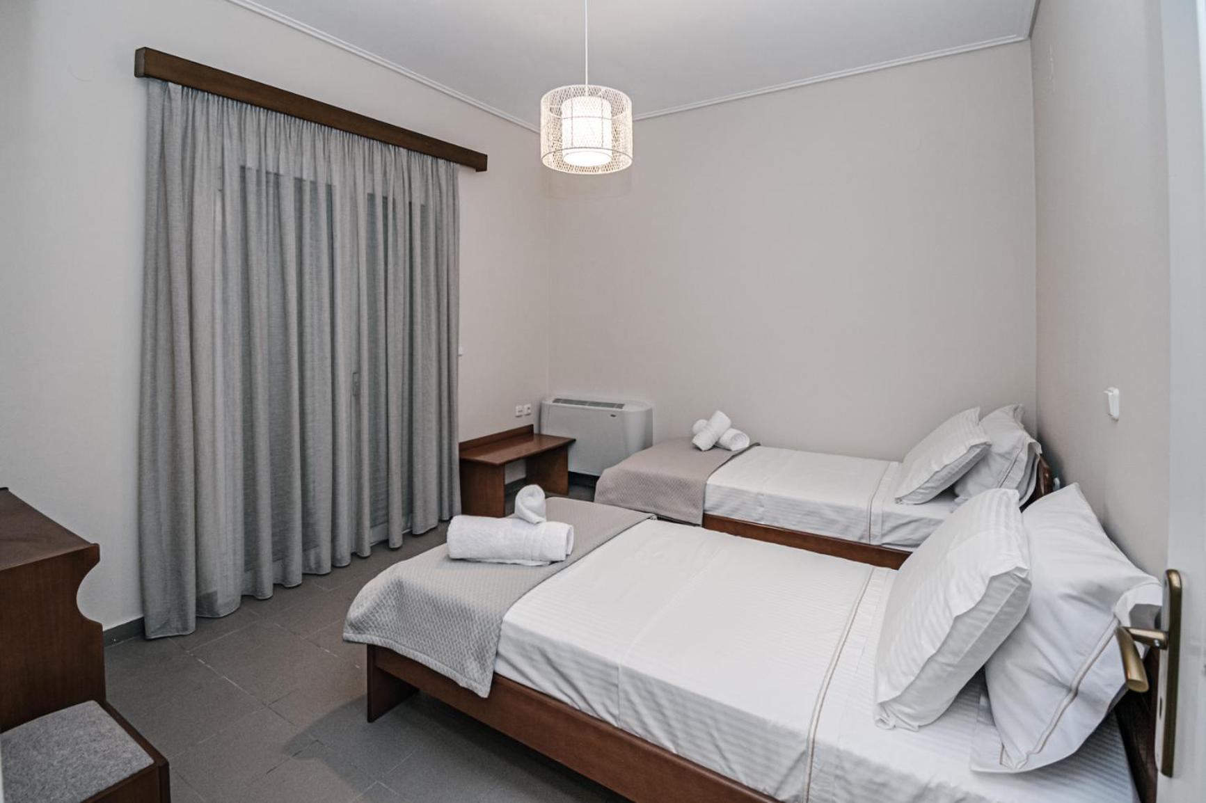 Terra Helios Suites & Studios Кипарисия Стая снимка