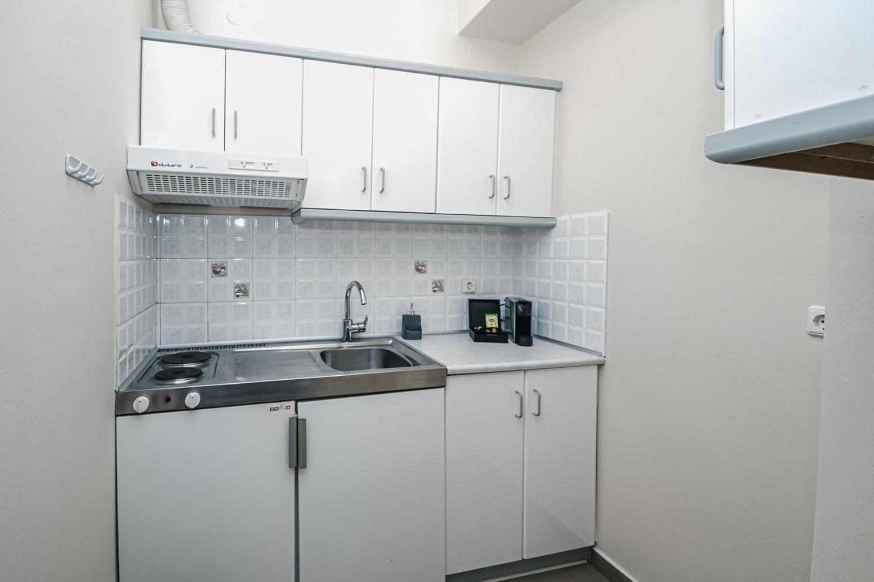 Terra Helios Suites & Studios Кипарисия Стая снимка
