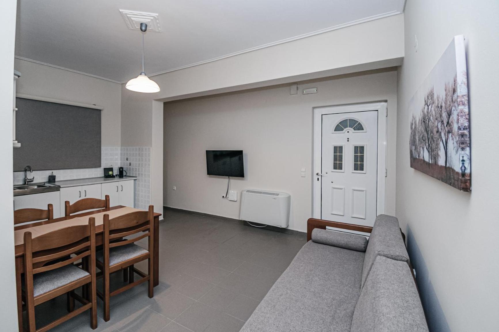 Terra Helios Suites & Studios Кипарисия Стая снимка